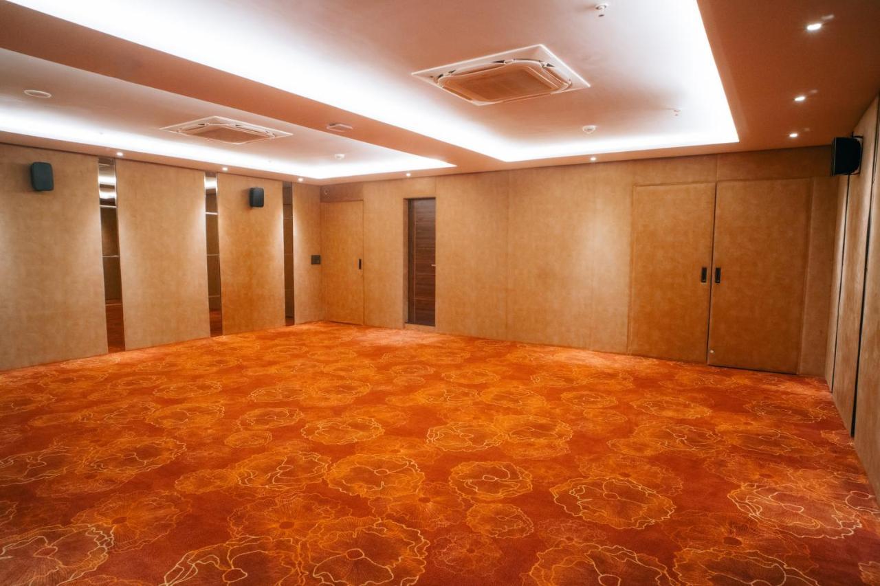 Playotel Premier Vijay Nagar Индаур Экстерьер фото